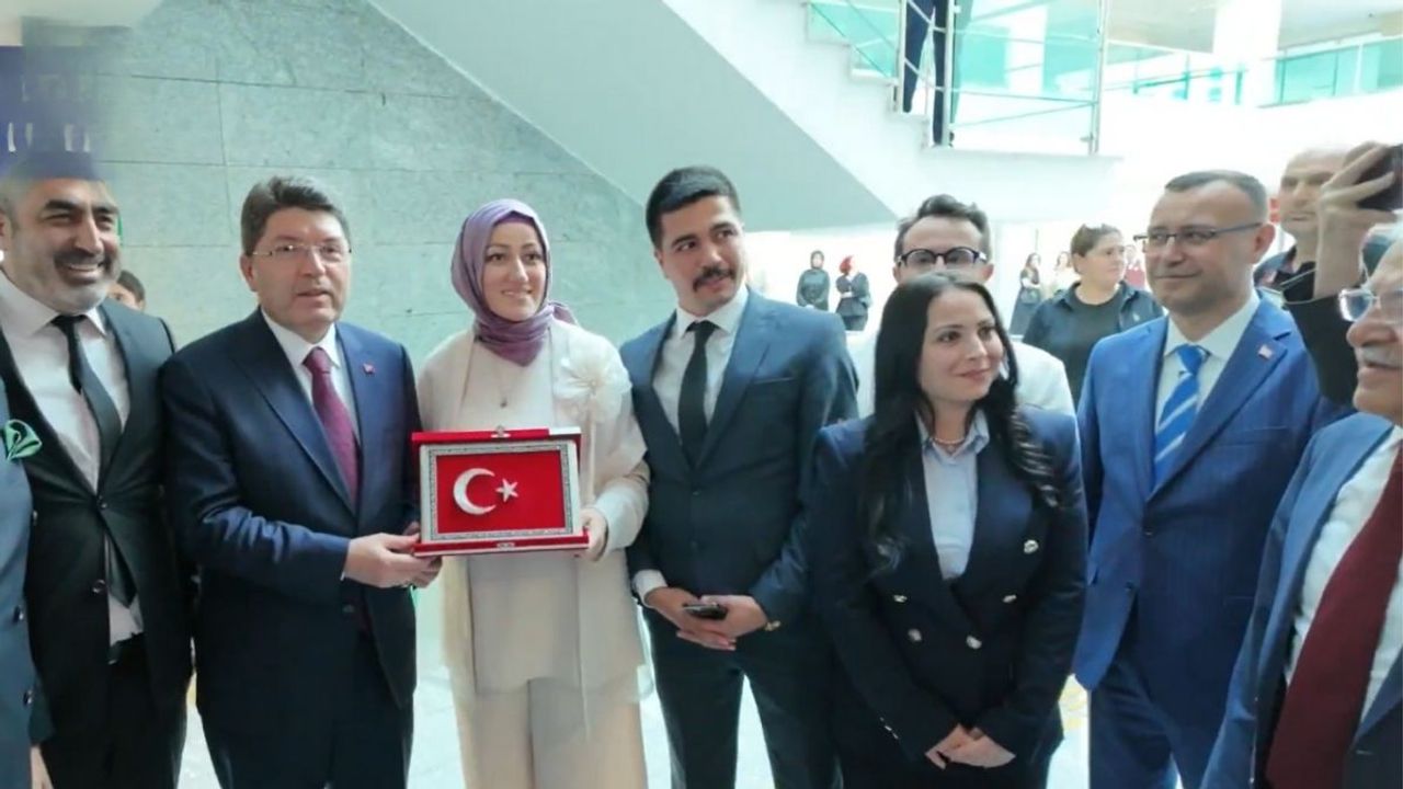 Adalet Bakanı Yılmaz Tunç'tan Kayseri mesajı: Ülkemizin parlayan yıldızı!