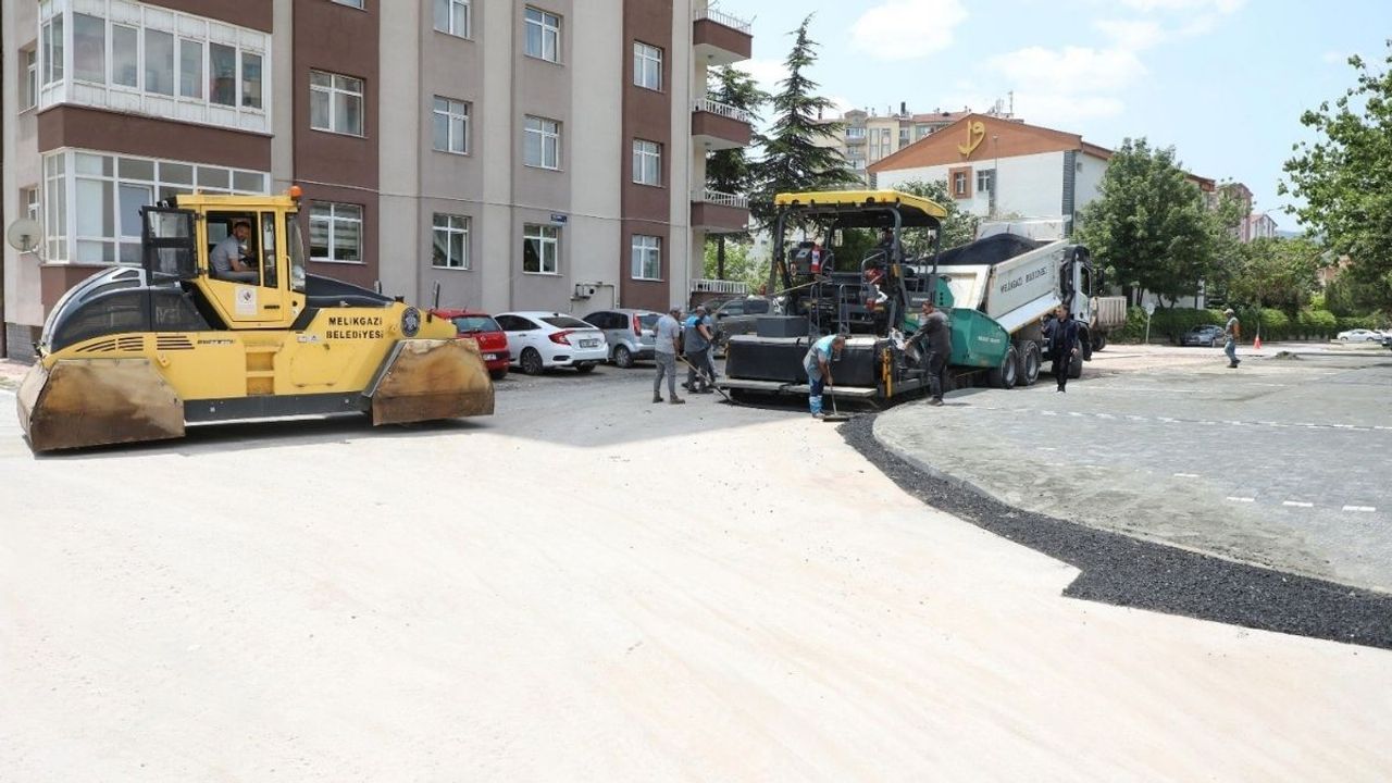 Kayseri'de ulaşım atağı: 17 bölgede yeni yol çalışması!