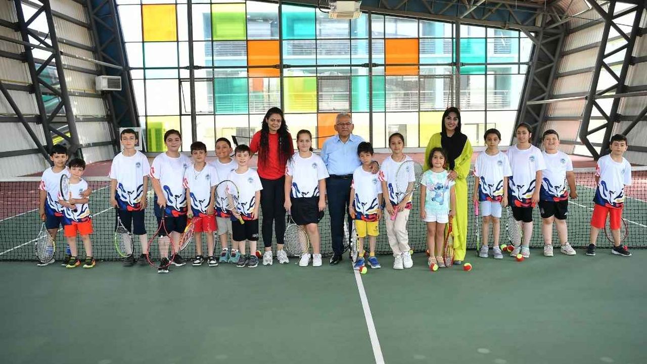 Başkan Büyükkılıç sporcularla bir araya geldi!
