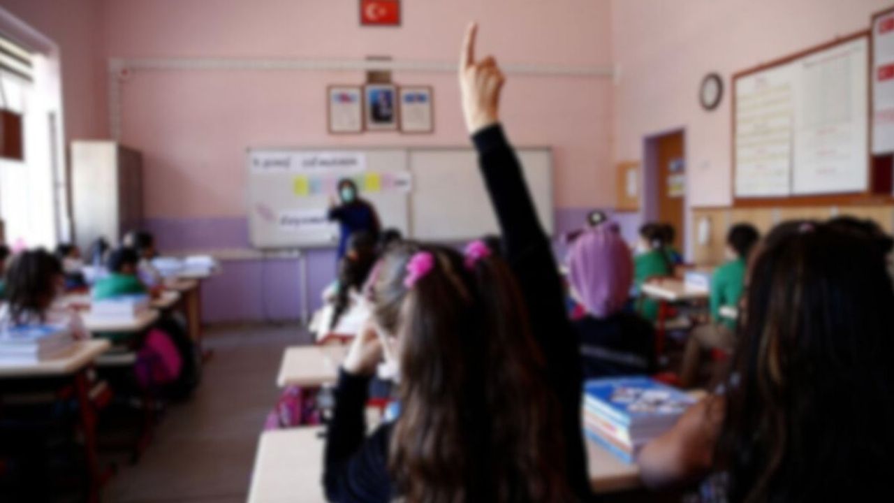2025-2026 eğitim takvimi belli oldu! Tatil ve dönem tarihleri açıklandı!