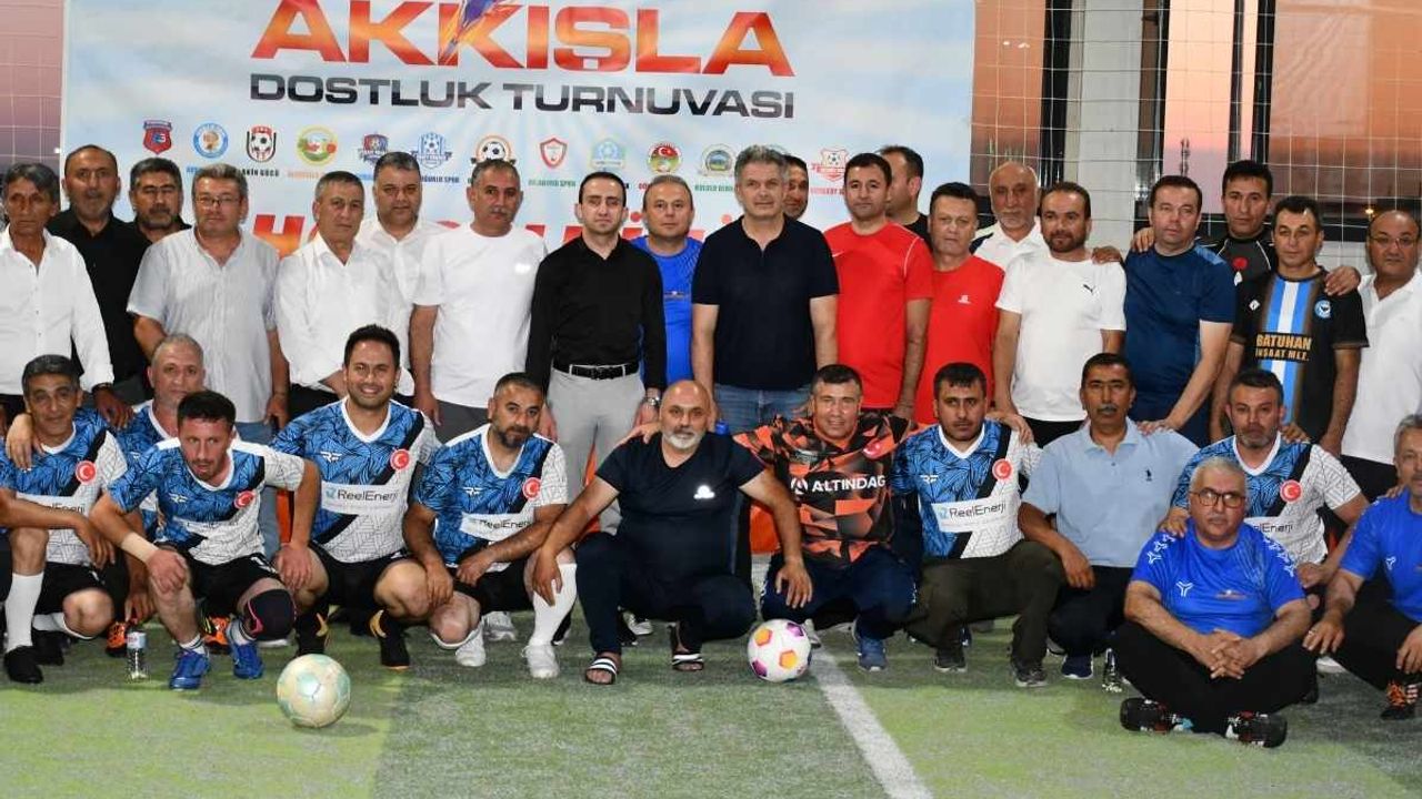 Akkışla ilçesinde 14 hafta sürecek turnuva başladı! 12 Takım katılıyor