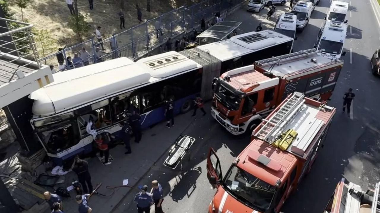 Belediye otobüsü ortalığı savaş alanına çevirdi: Çok sayıda yaralı var!