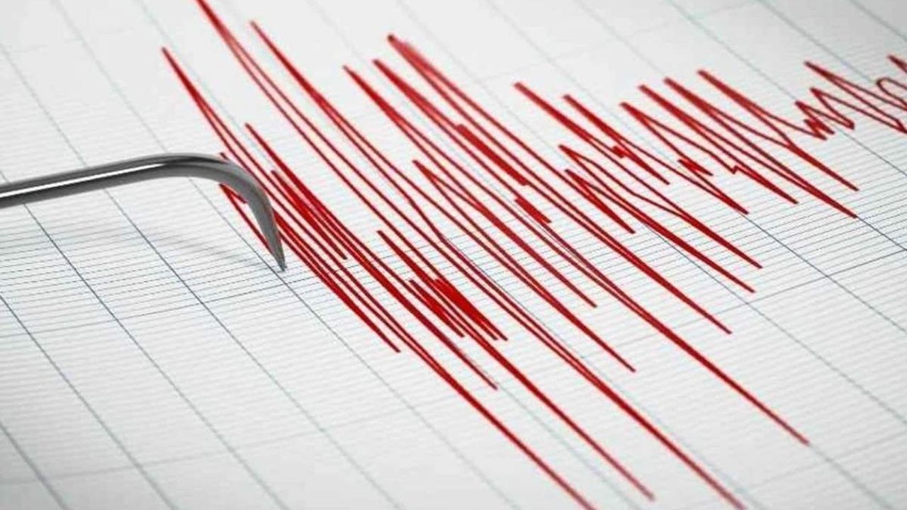 Son dakika... Ege Denizinde korkutan deprem!