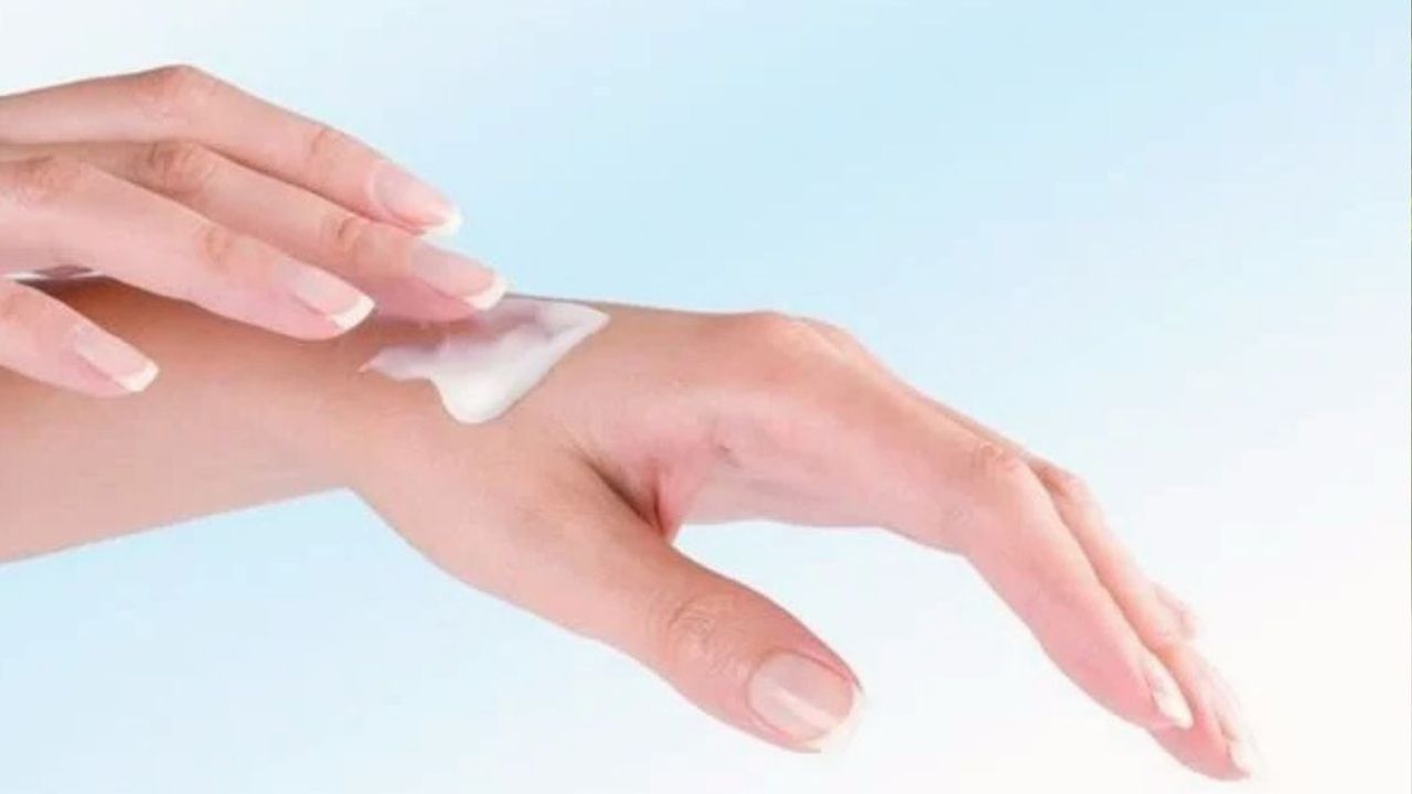 Doğal el kremi yapımı: 3 Malzeme ile elleriniz yumuşacık!