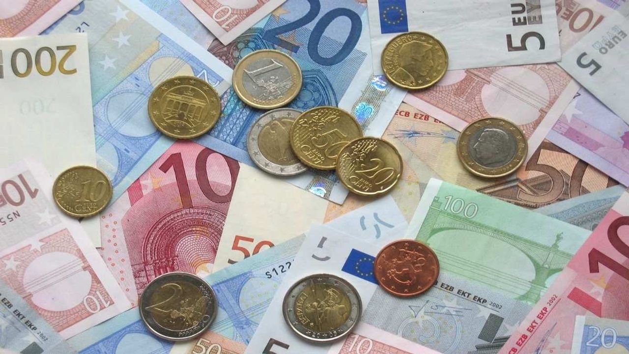 Dolar ve Euro yatırımcısı dikkat! Uzmanı uyarıları sıraladı