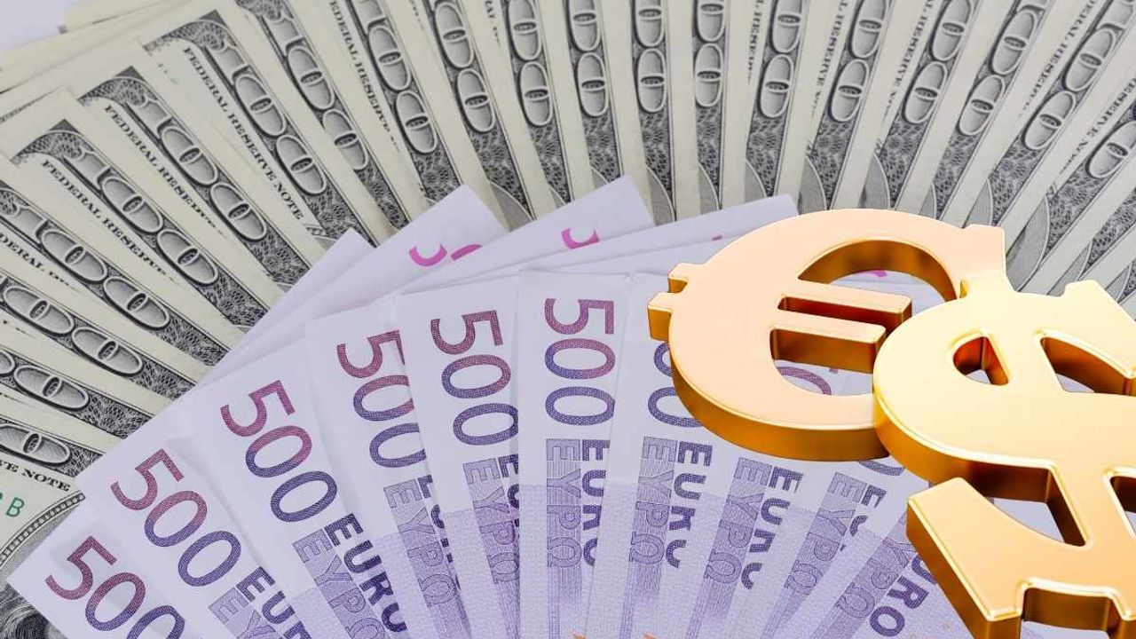 Dolar yükseliyor, Euro düşüyor! Uzmanı yatırımcıları uyardı