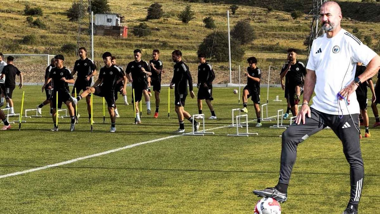 Erciyes 38 FK Teknik Direktörü Gökhan Ünal: İşimiz zor ama imkansız değil