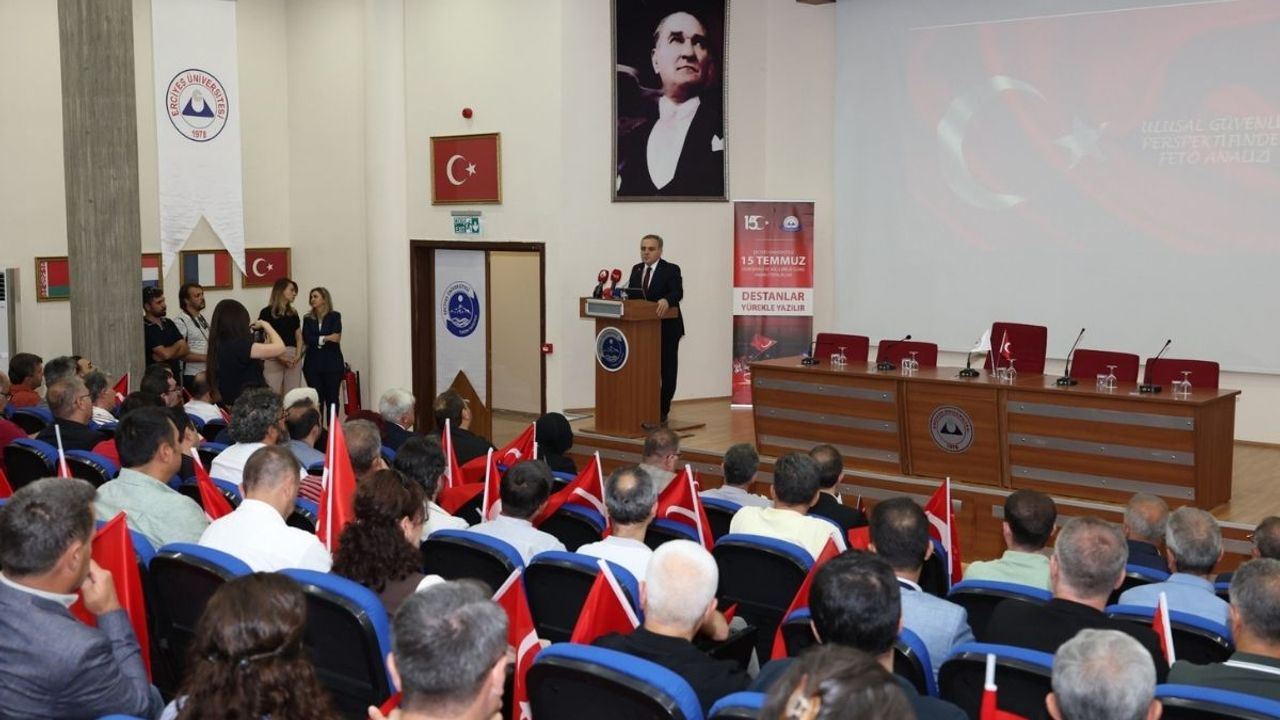 ERÜ’de çarpıcı konferans! 15 Temmuz’un ardındaki yapı anlatıldı