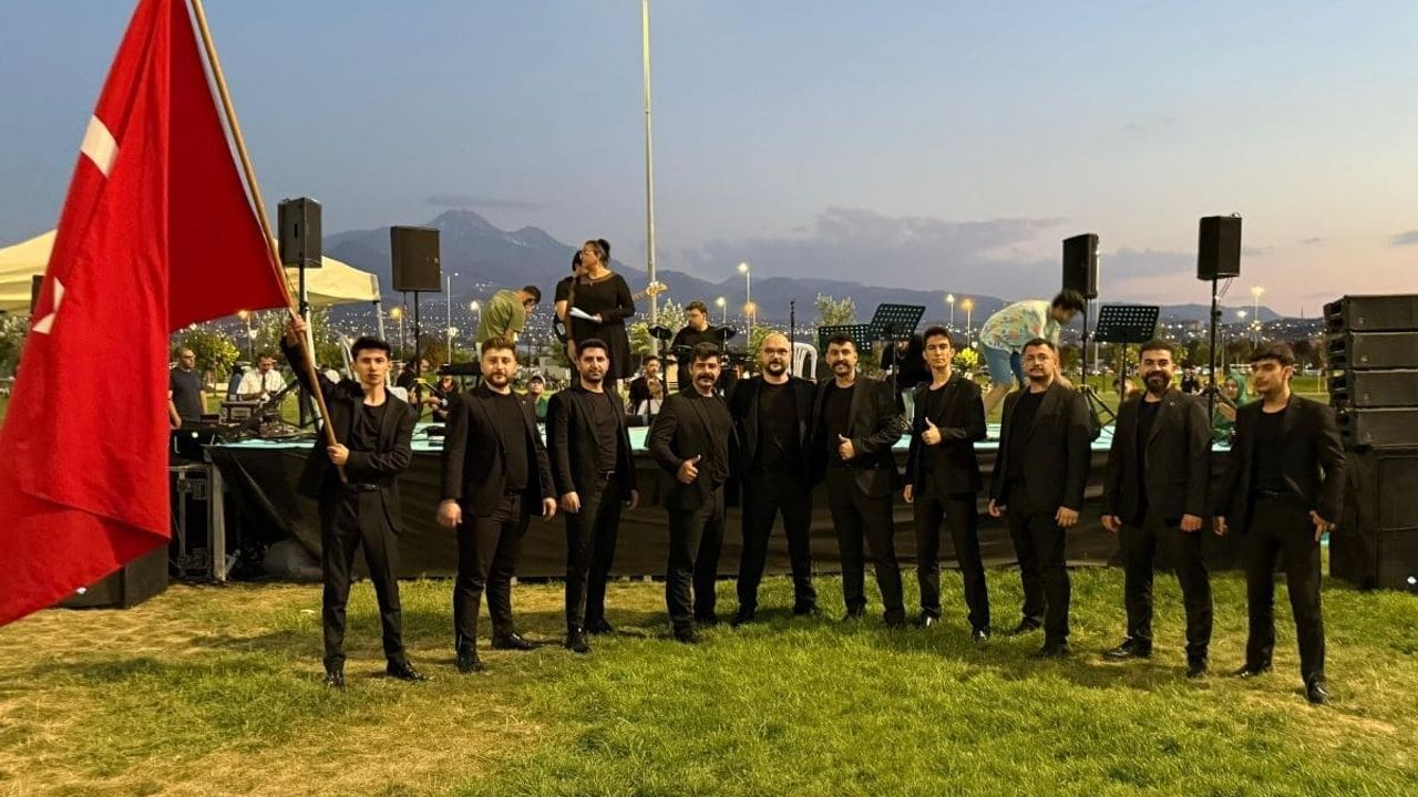 Millet bahçesinde tozu dumana kattıılar