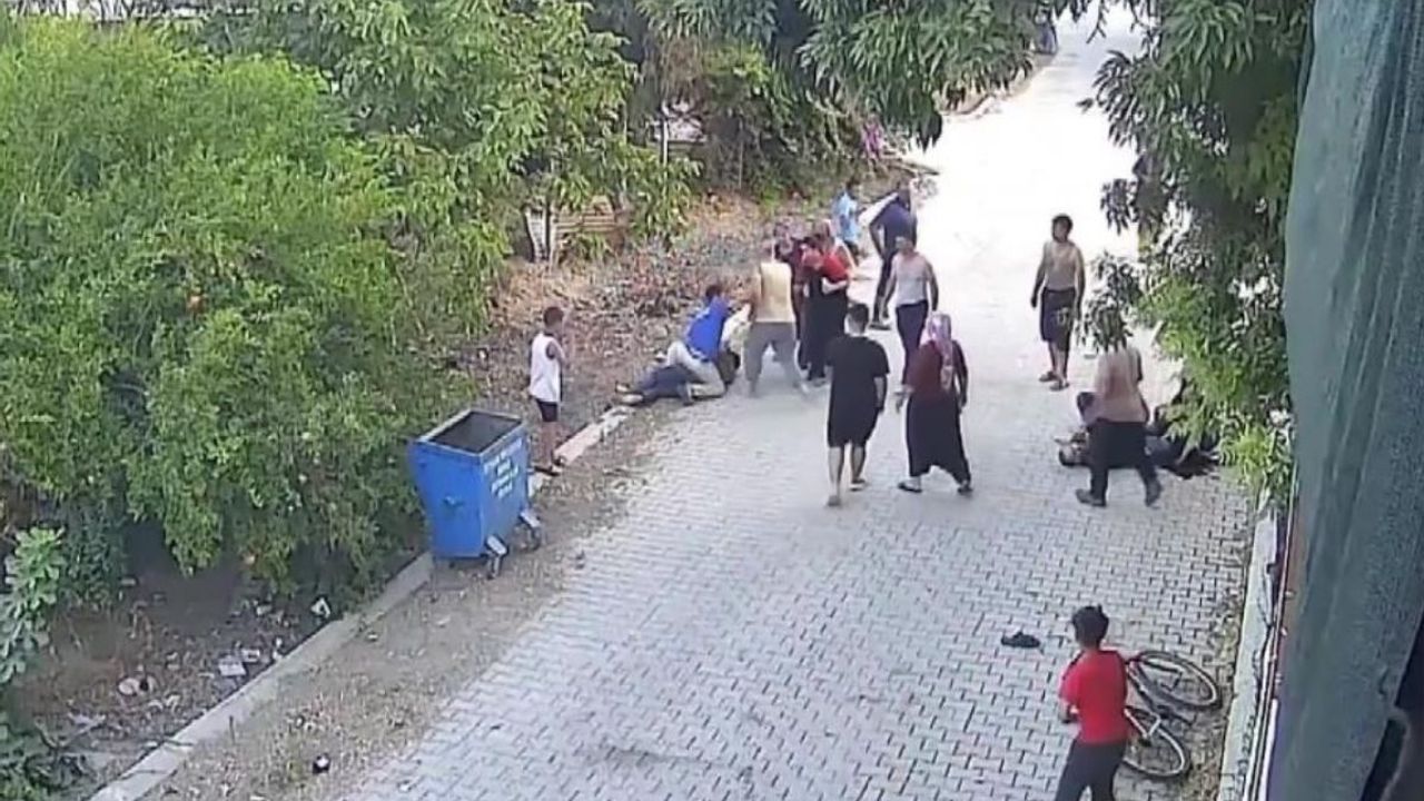 Kanlı miras kavgası kameralara yansıdı. Baba oğullarına felaketi yaşattı