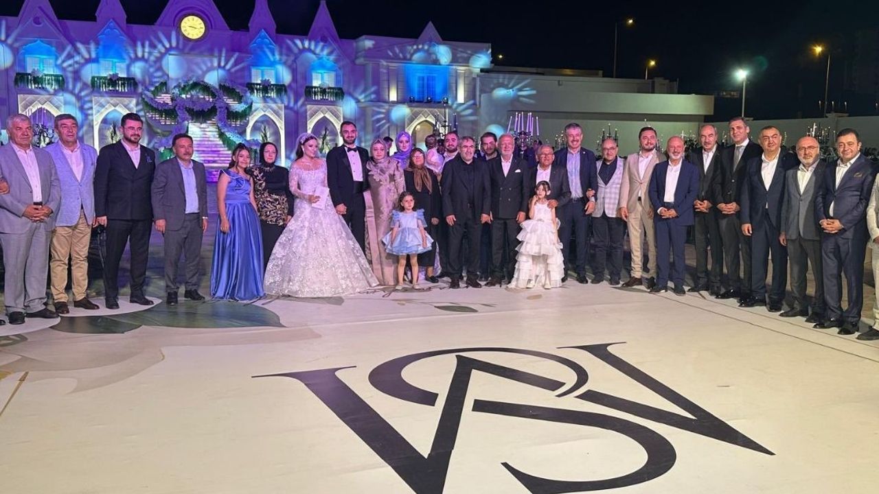 Kayseri'de siyaset ve iş dünyası o düğünde bir araya geldi
