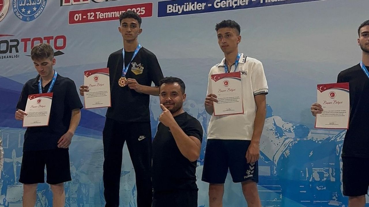 Genç sporu Kayseri'ye gurur yaşattı: Art arda Türkiye şampiyonu oldu!