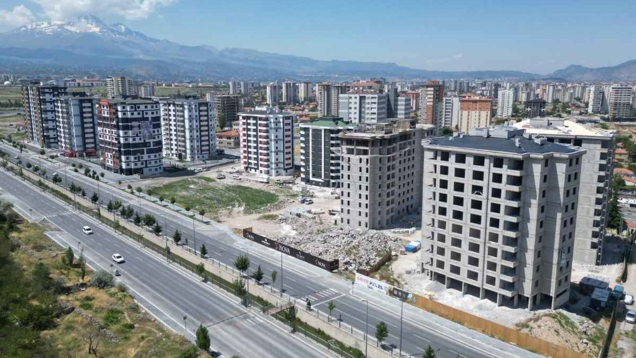 Kayseri’nin o mahallesi baştan sona değişiyor! 6 blok 202 daire için start verildi