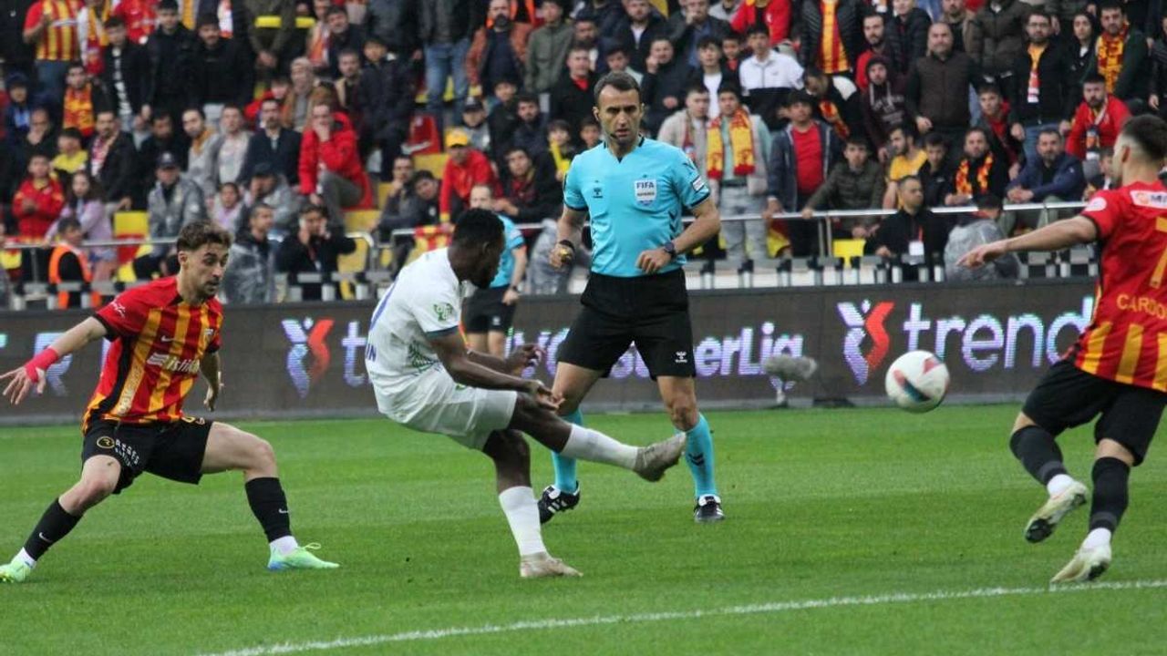 Kayserispor-Beşiktaş maçının günü ve saati belli oldu!