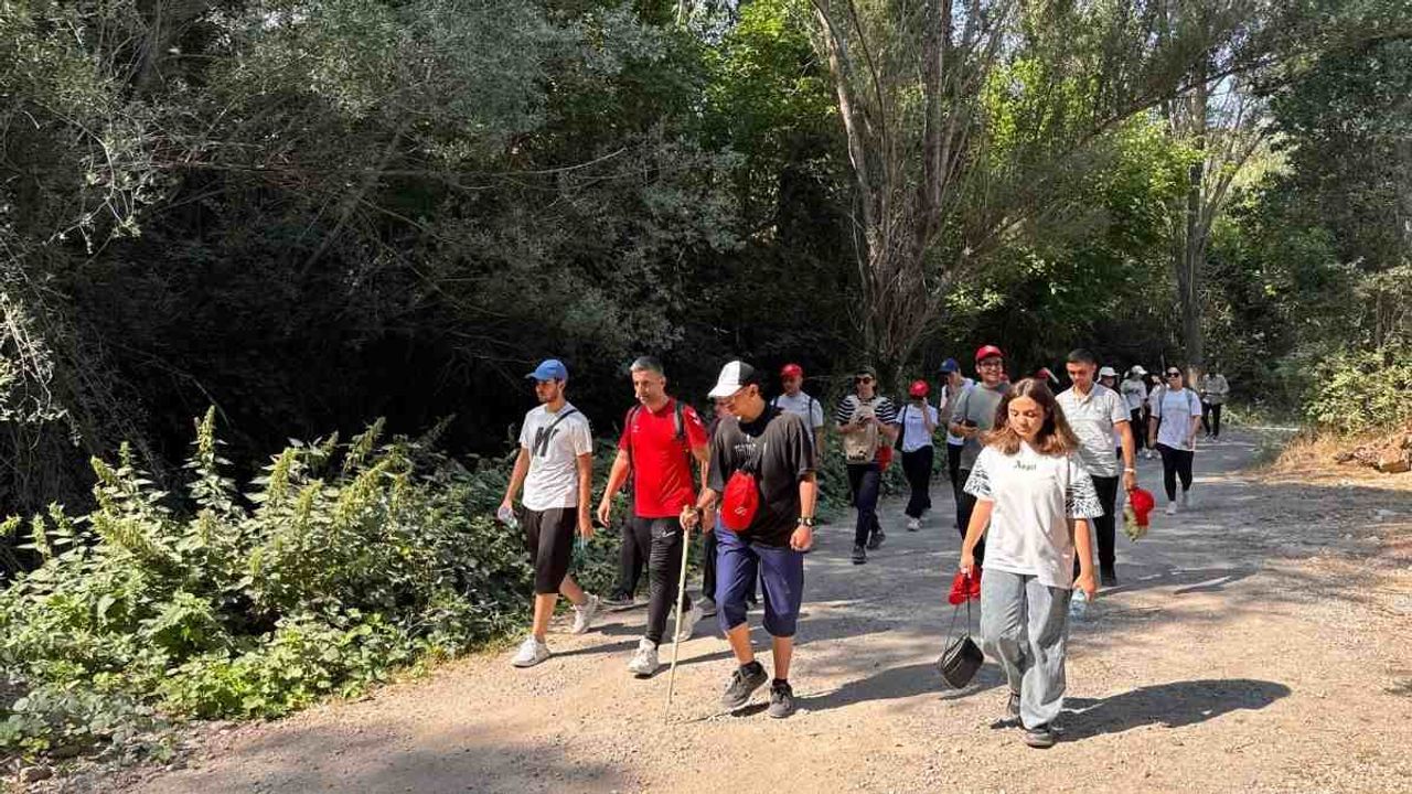 Kayseri’de gençler adım adım gezdi! Belediye’den dikkat çeken etkinlik