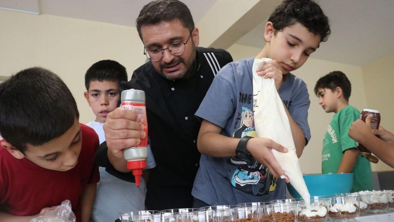 Kayseri’de yaz kursunda gönüllü gastronomi dersi büyük ilgi görüyor