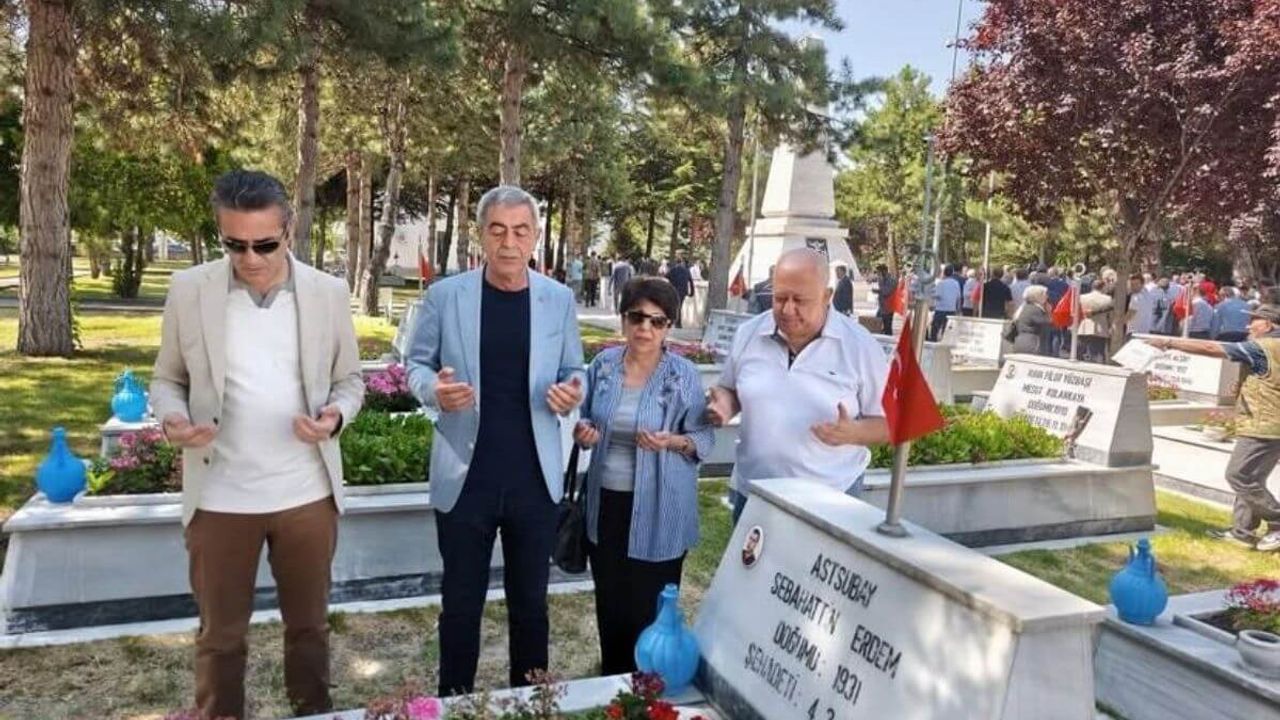 İYİ Partili Yücel: Yapılmayan saygı duruşu, okunmayan İstiklal Marşımızla şehitlerimizi andık!