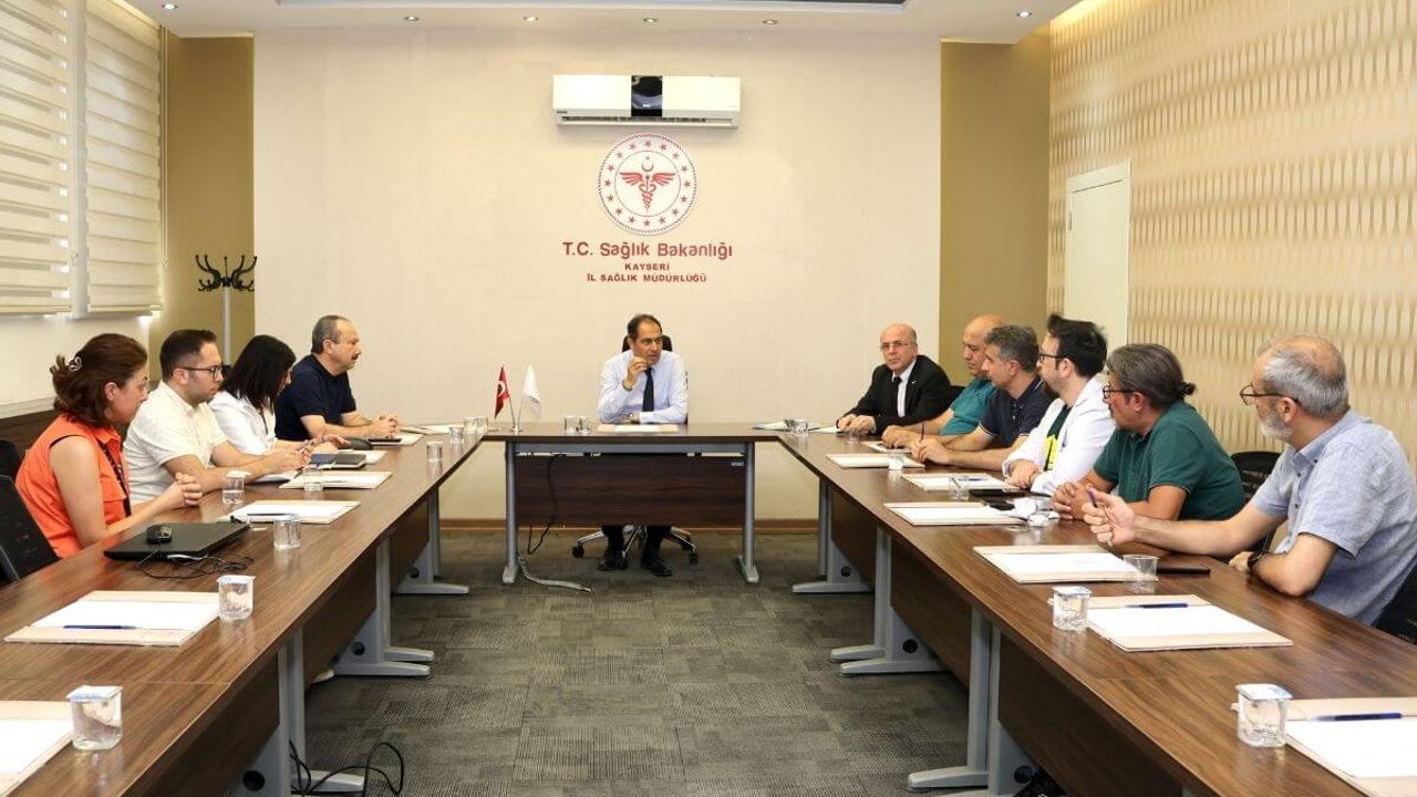 Kayseri’de sağlık camiasını buluşturan toplantı! Stratejik adımlar masaya yatırıldı