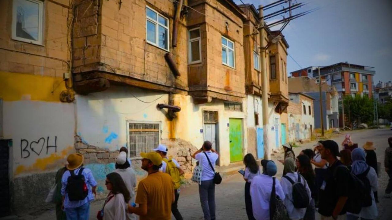 Türkiye ve Balkanlardan akademisyenler Kayseri'ye akın etti! O evler esir aldı