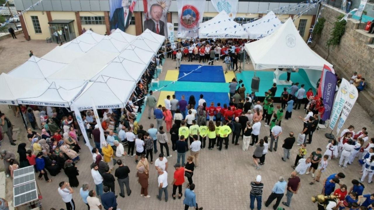 Kayseri'nin yeni okulu görkemli törenle kapılarını açtı!