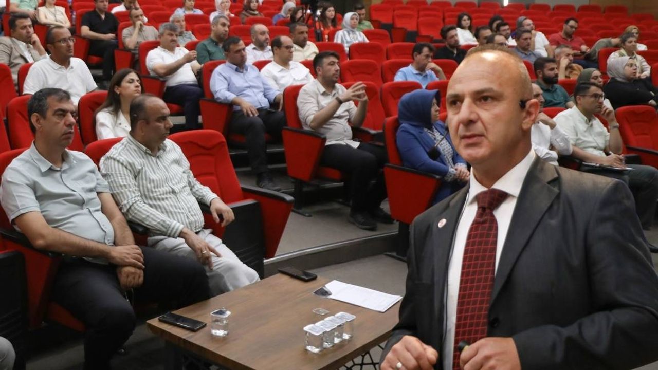 Melikgazi Belediyesi personellerine öğretim üyesinden özel eğitim!