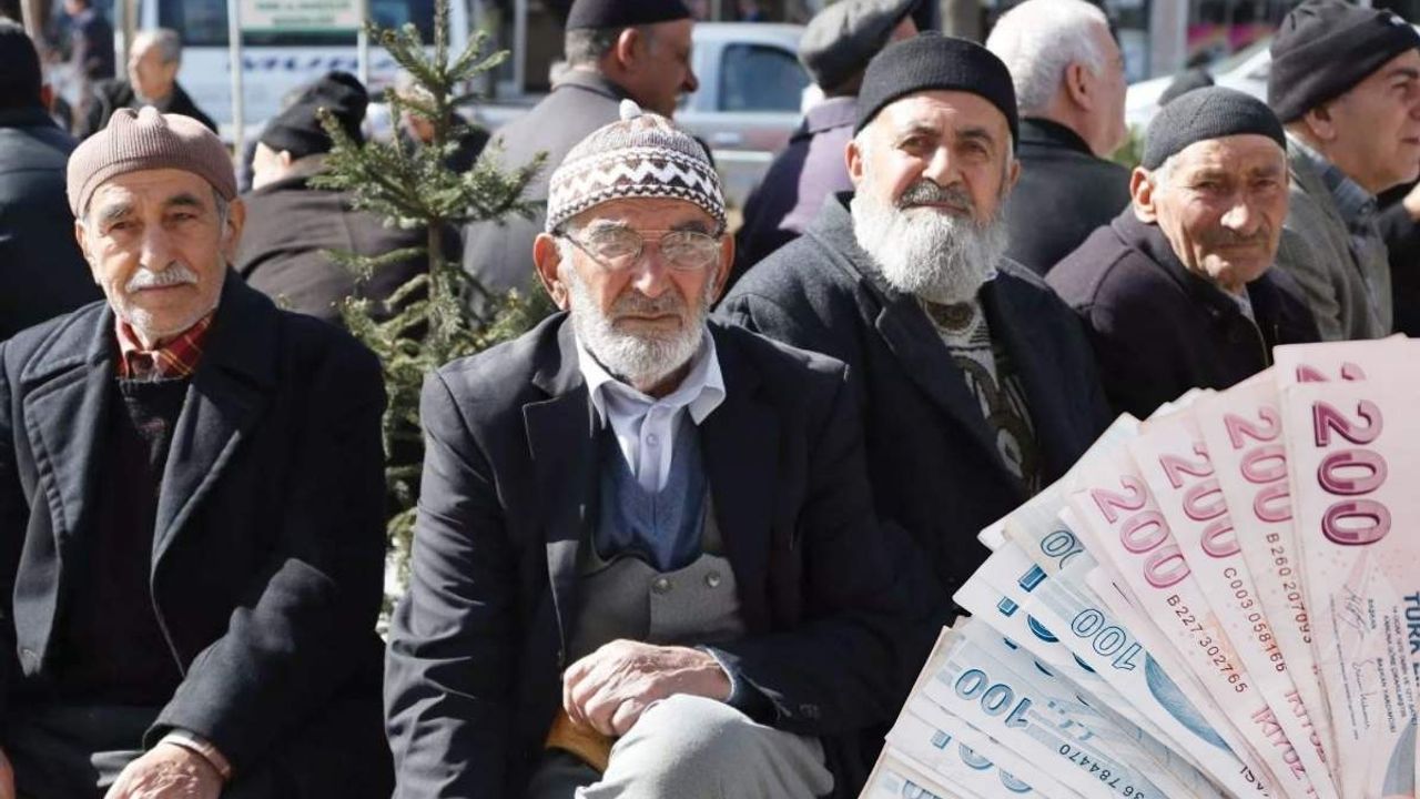 Milyonlarca emekliyi ilgilendiriyor! En düşük emekli maaşı belli oldu
