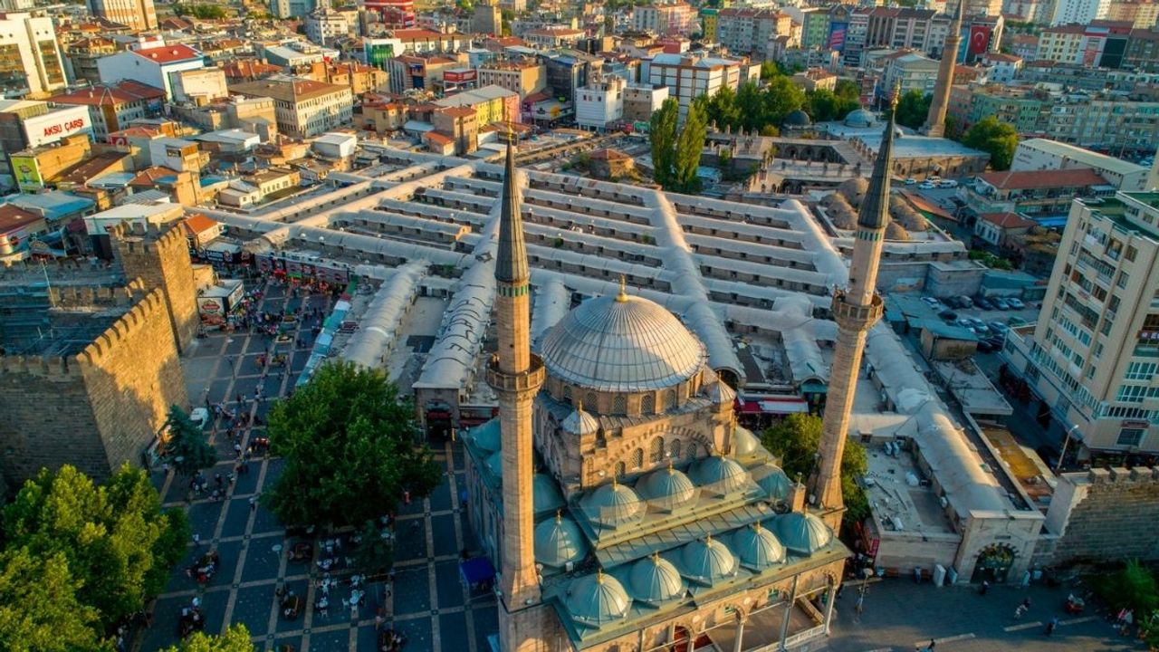Kayseri'de bugün namaz vakitleri (25 Temmuz Cuma)