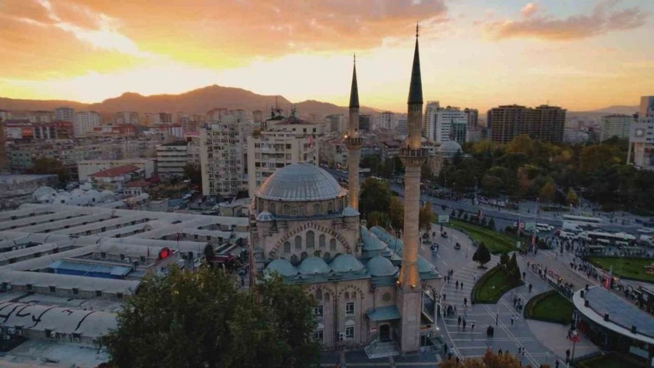 27 Temmuz Pazar gününde Kayseri'de namaz vakitleri