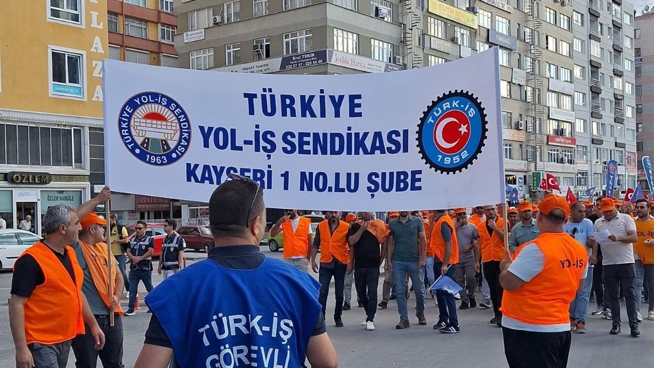 Kayseri'de işçiler ses yükseltti: AK Parti İl binası önünde kargaşa!