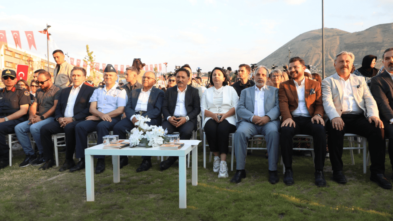 Talas'a yeni bir soluk: Millet bahçesi açıldı