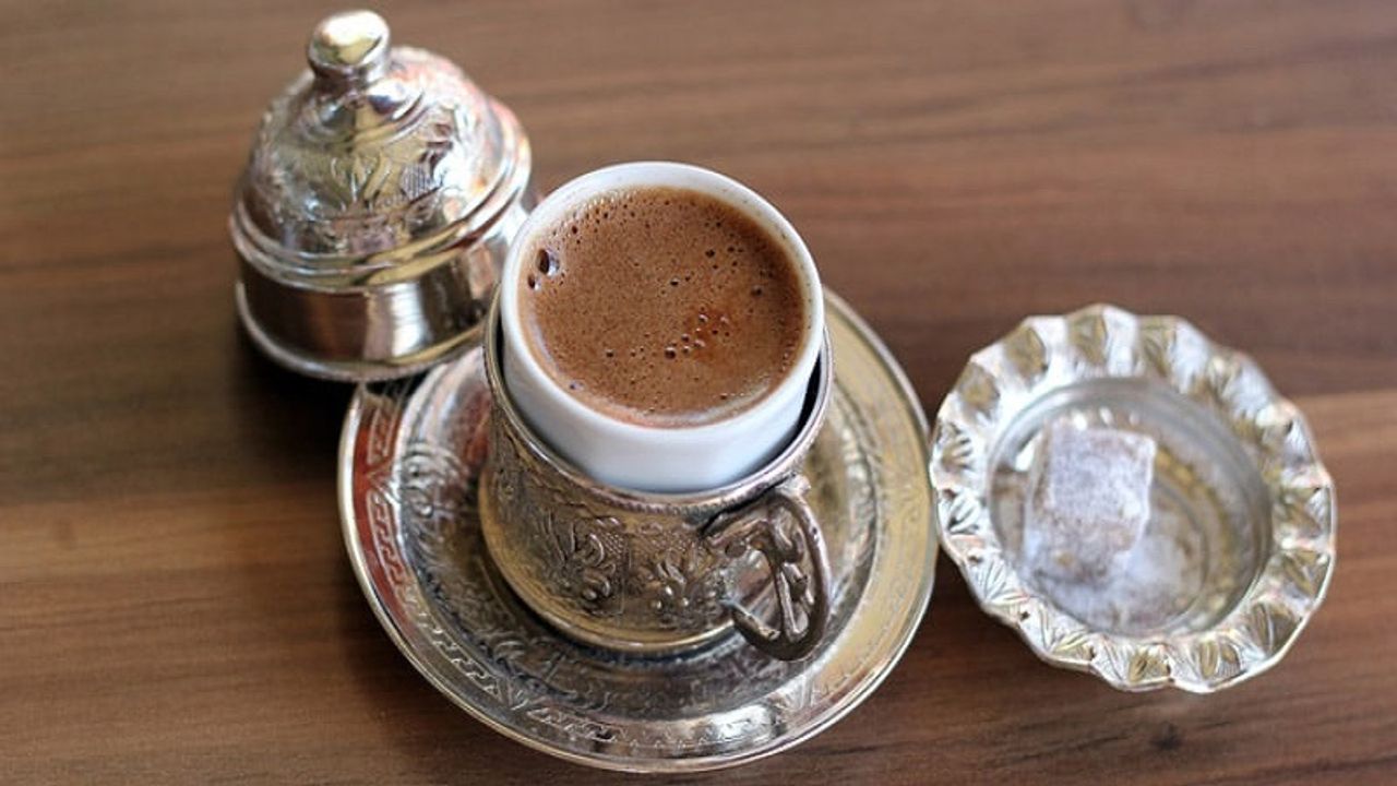 Bol bol kahve içenler dikkat: Zararlarını duyunca çok şaşıracaksınız