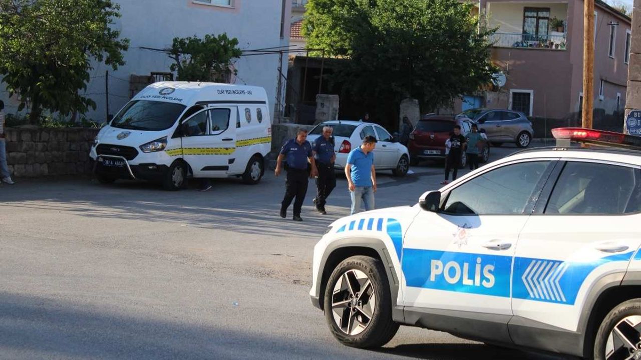 Kayseri'de iki grup arasında bıçaklı kavgada kan aktı! 1'i ağır 4 yaralı