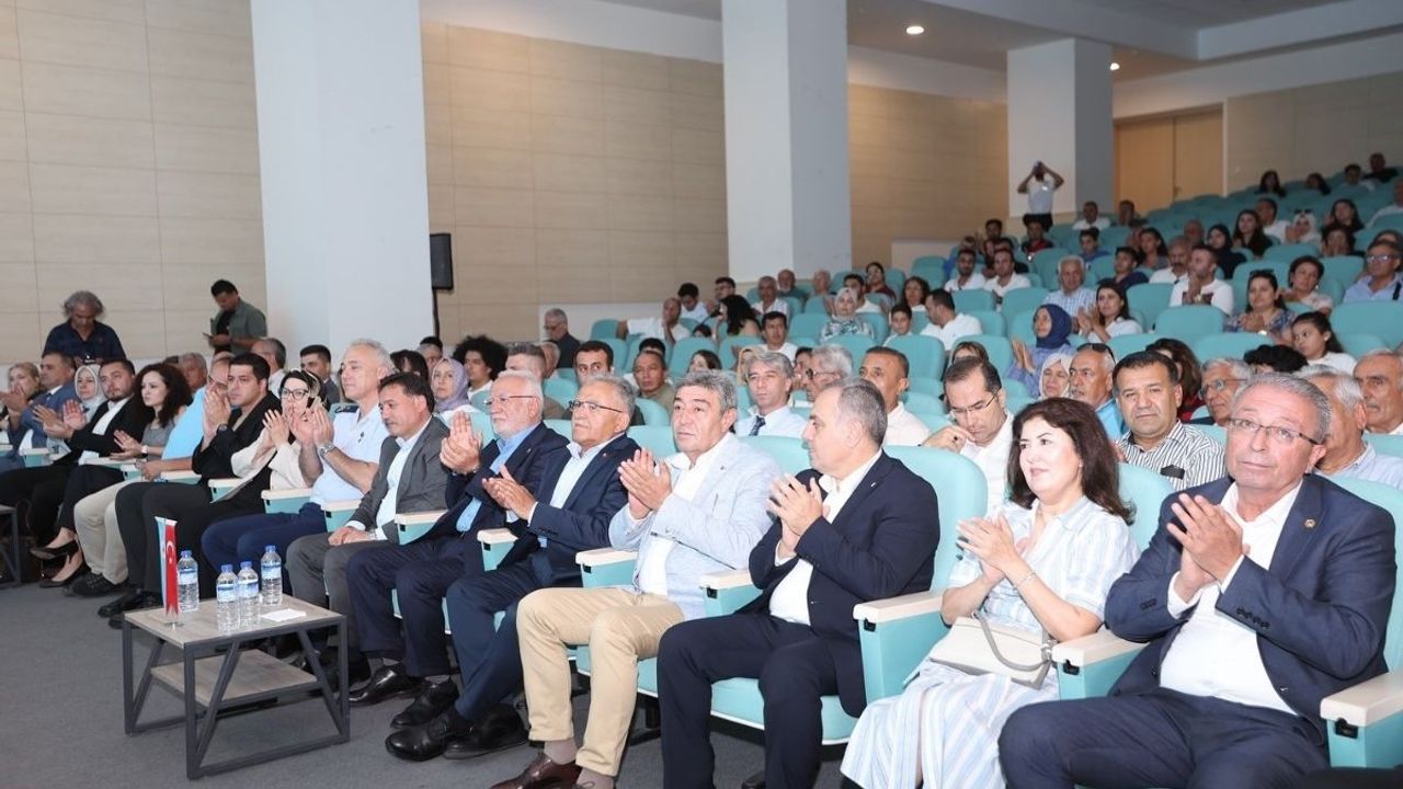 Kayseri'de Avşar kültürü sahiplenildi! Protokol panelde buluştu!