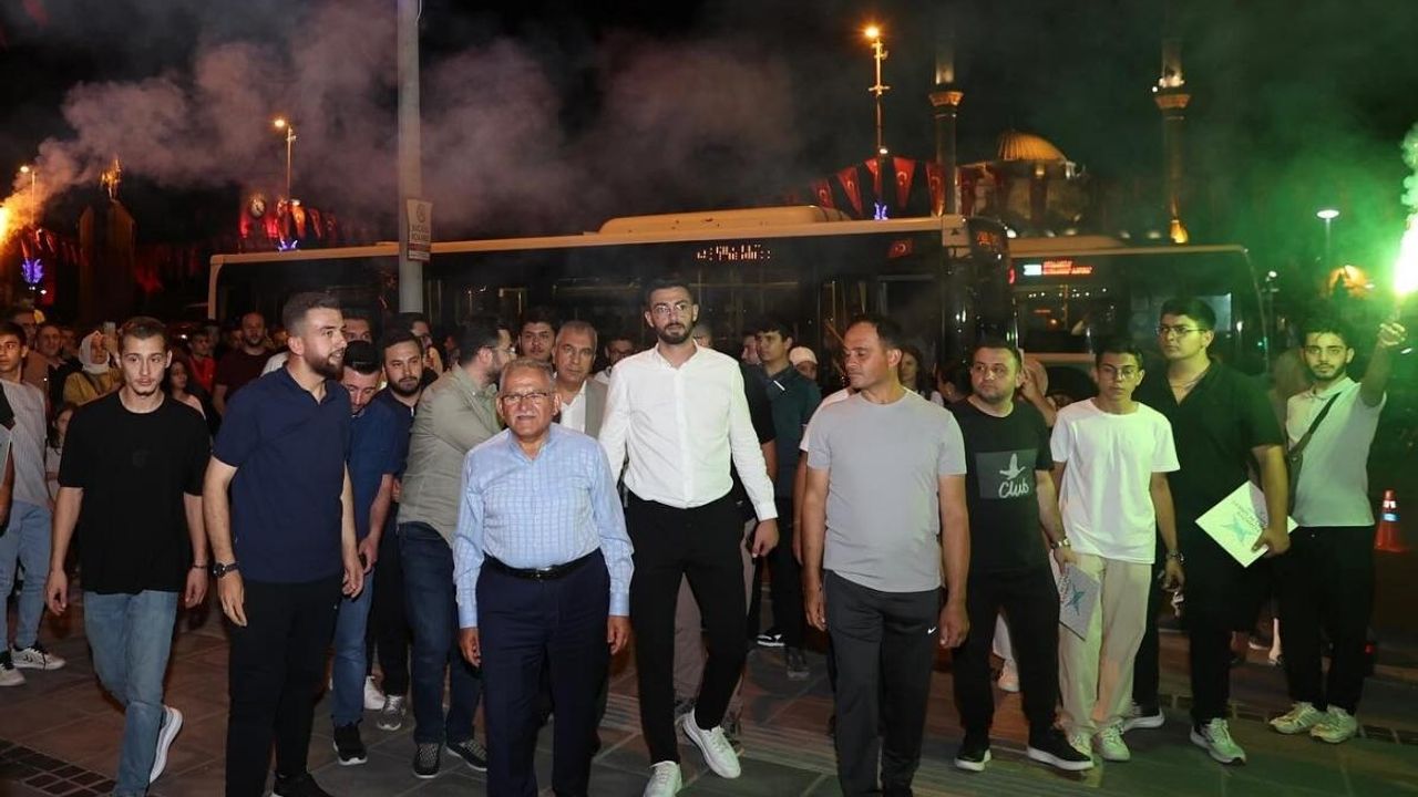İstanbul’daki şenlik için yola çıktılar! Bin kişilik ekip Kayseri'den uğurlandı