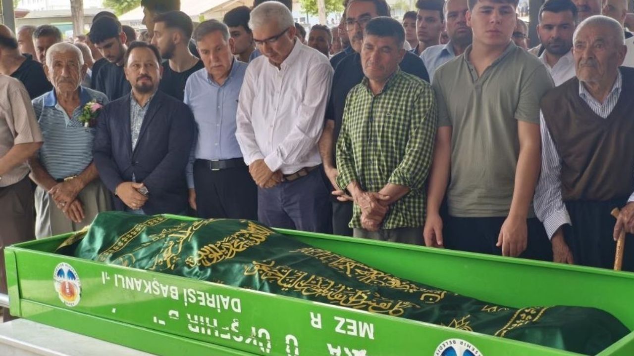 Kazada hayatını kaybeden AK Parti eski ilçe başkanı toprağa verildi