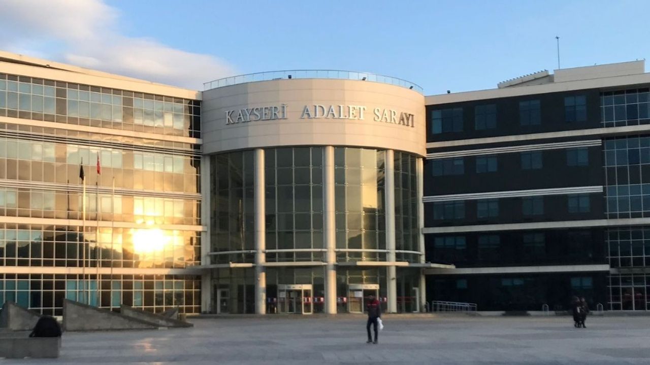 Kayseri'de yasaklı madde alırken polise yakalandılar! Suçu birbirlerine attılar