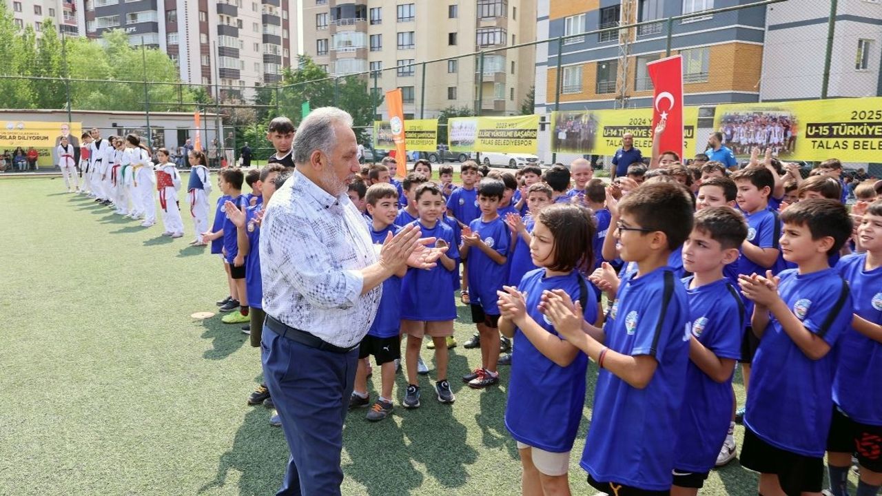 Kayserili Başkan açıkladı: Şehre yeni stadyum geliyor!