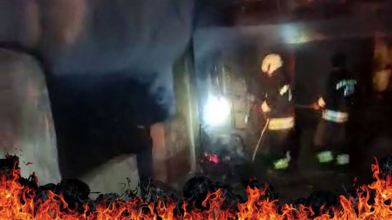 Evin çatısında çıkan yangın paniğe sebep oldu!