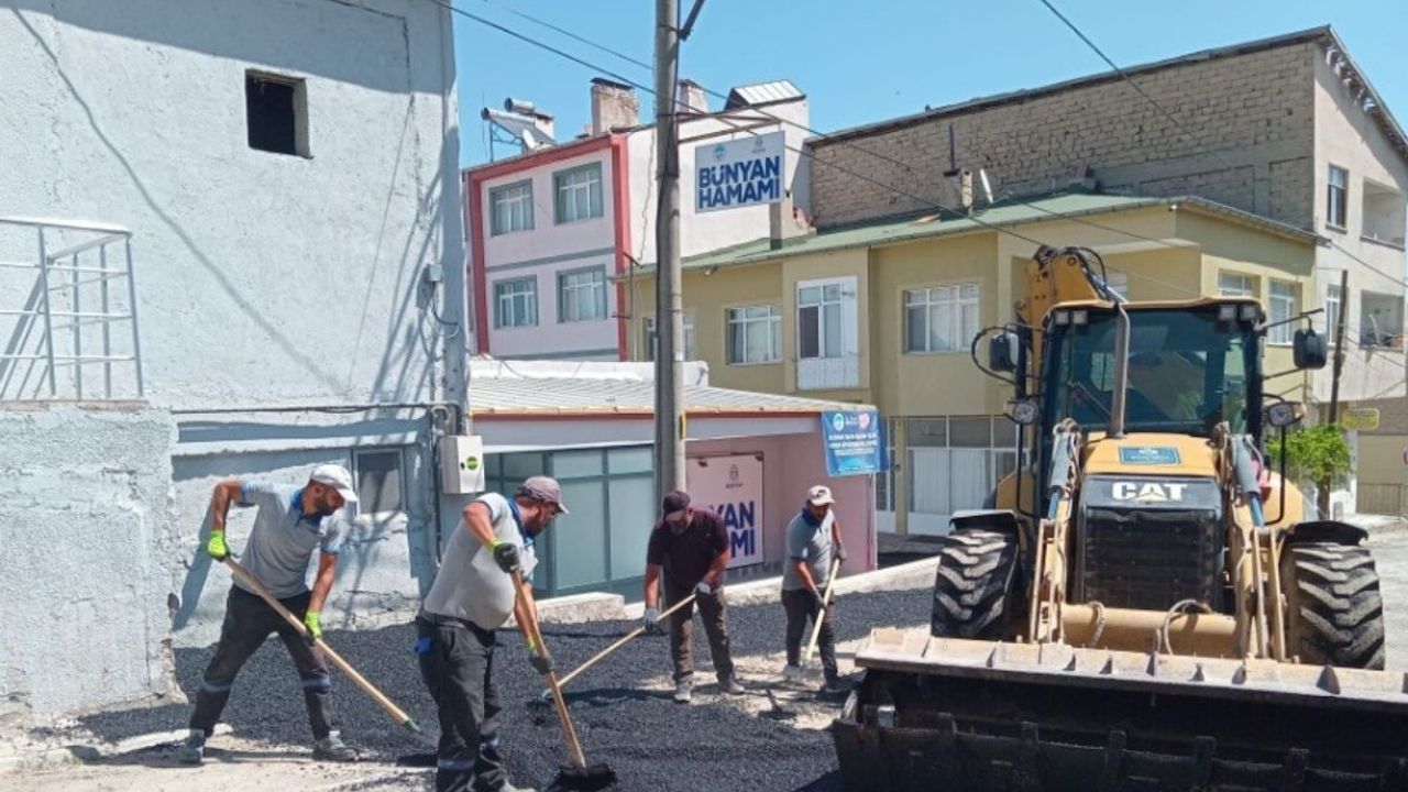 Gece gündüz çalışıyorlar: Kayseri’de çalışmalar hız kesmeden devam ediyor