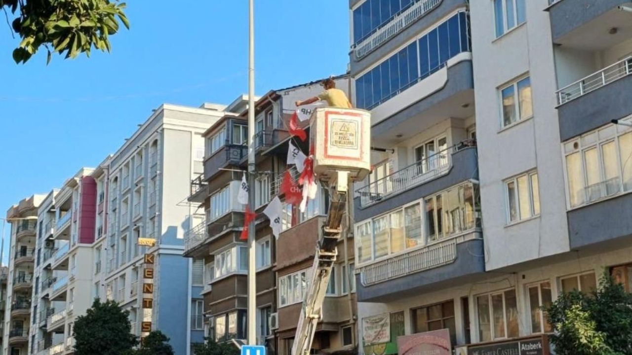 CHP mitinginin ardından tartışma! Flamalar toplatıldı