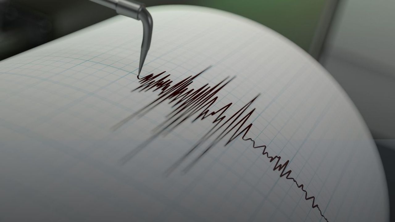 Son Dakika... 5.4 Büyüklüğünde korkutan deprem!