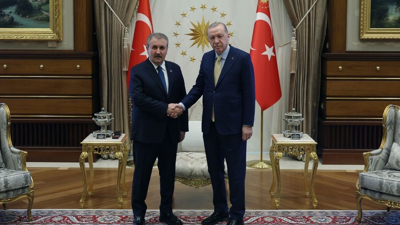 Cumhurbaşkanı Erdoğan, BBP Genel Başkanı Destici’yi Külliye ’de Kabul Etti