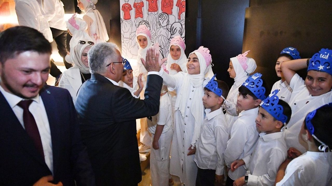Vali Çiçek ve Başkan Büyükkılıç gençlerin eğitim ve gelişimine verdikleri önemi bir kez daha gösterdi