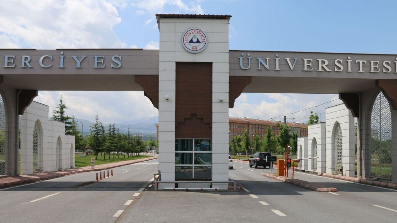 Erciyes Üniversitesi’nde ders kaydı için geri sayım başladı!