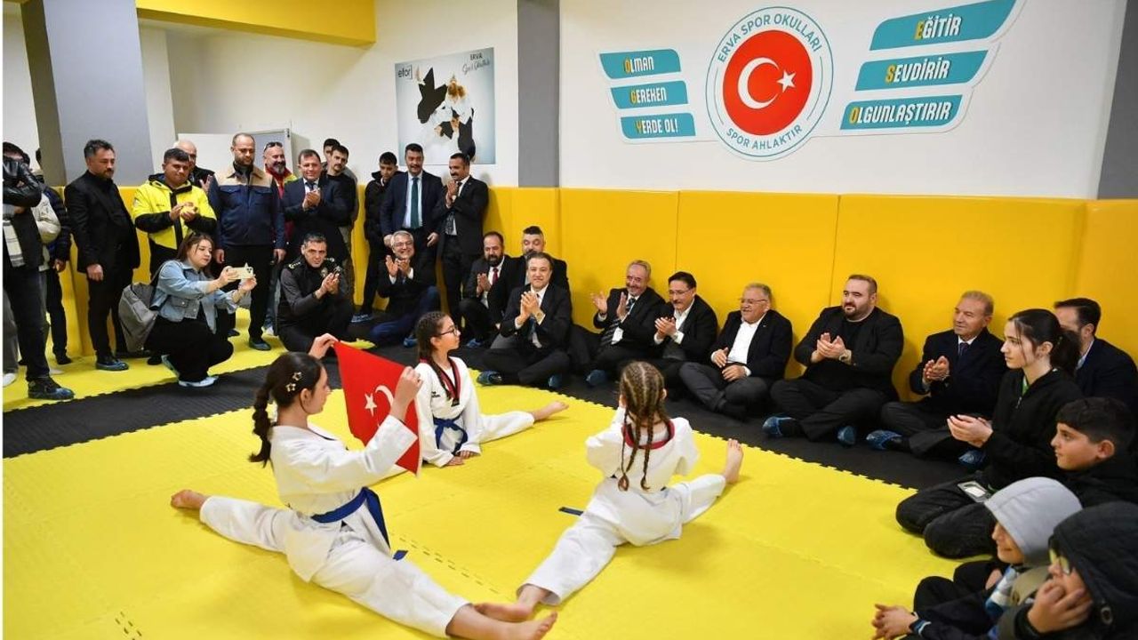 Erva Spor okulları gençlerle buluşuyor