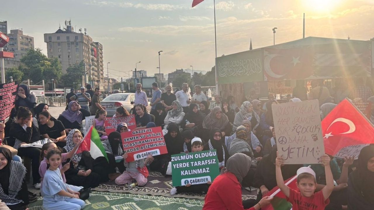 Gözyaşlarıyla Cumhuriyet Meydanı'nda buluştular! İşte nedeni...