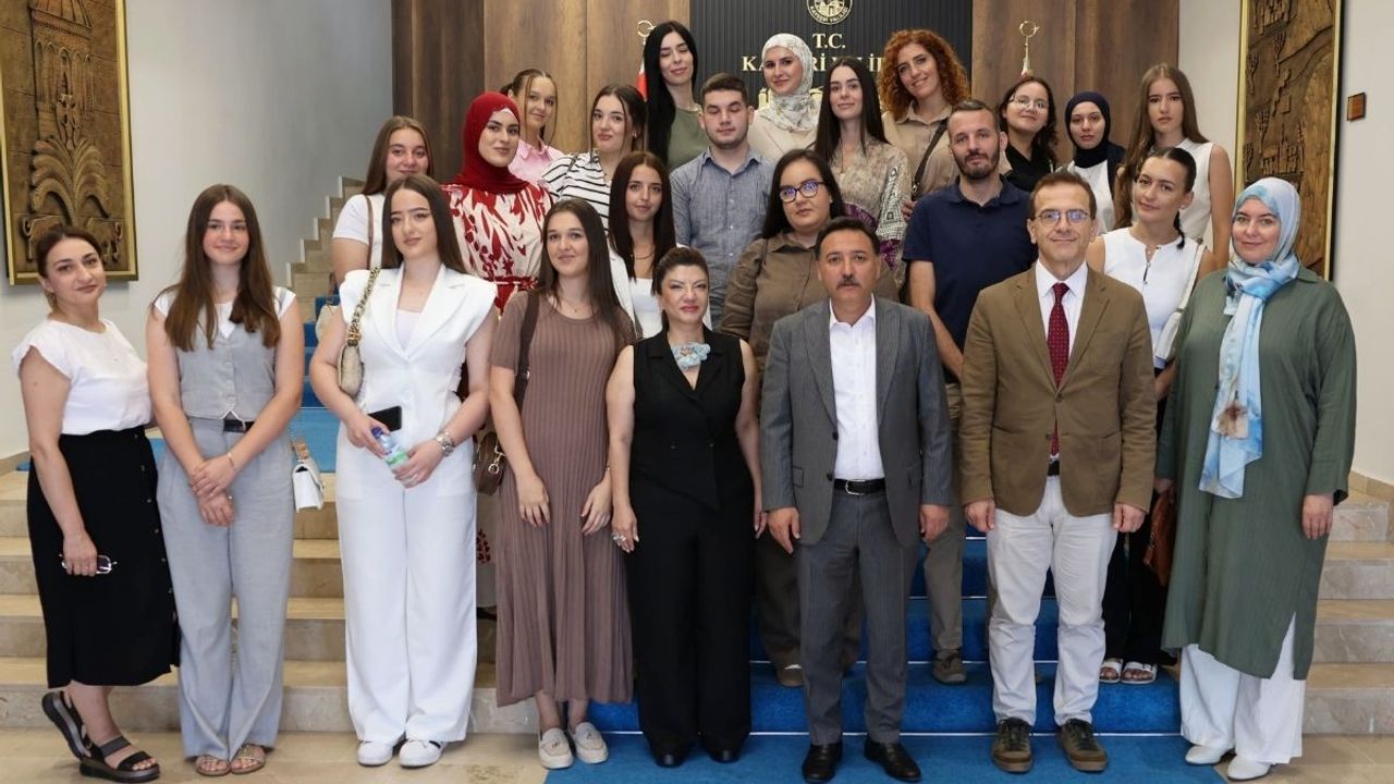 Kayseri Valisi Gökmen Çiçek, Novi Pazar Türk Kültür Merkezi Heyetini Makamında Ağırladı