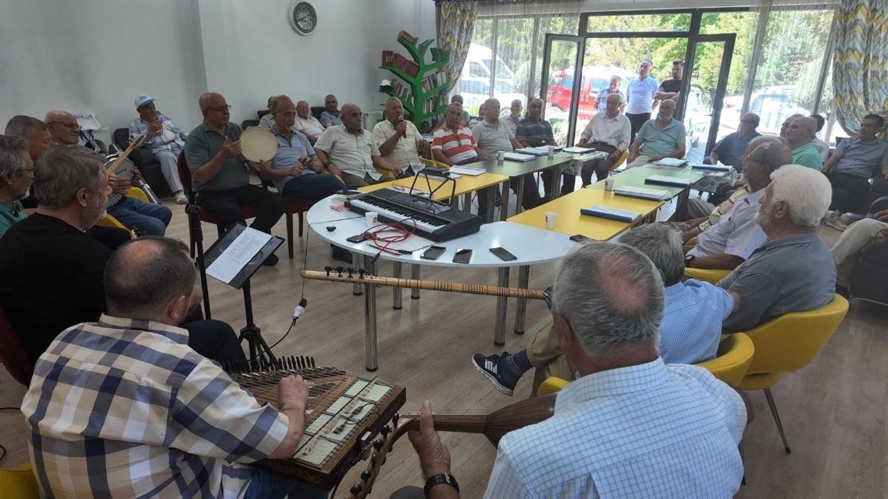 Gönül belediyeciliğinin en güzel sesi: Ulu Çınarlar korosu