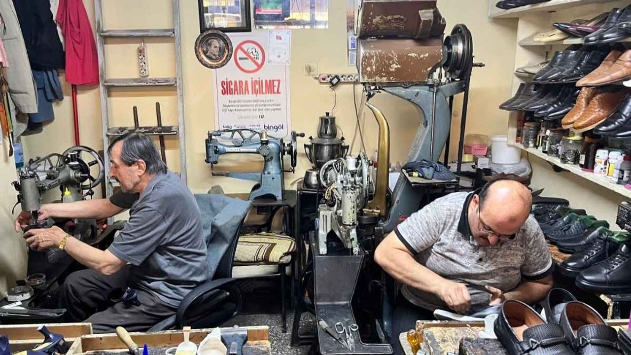 Kayseri'de ayakkabı tamircisi Keçeci: Sanat öğrenen de yok, öğreten de yok