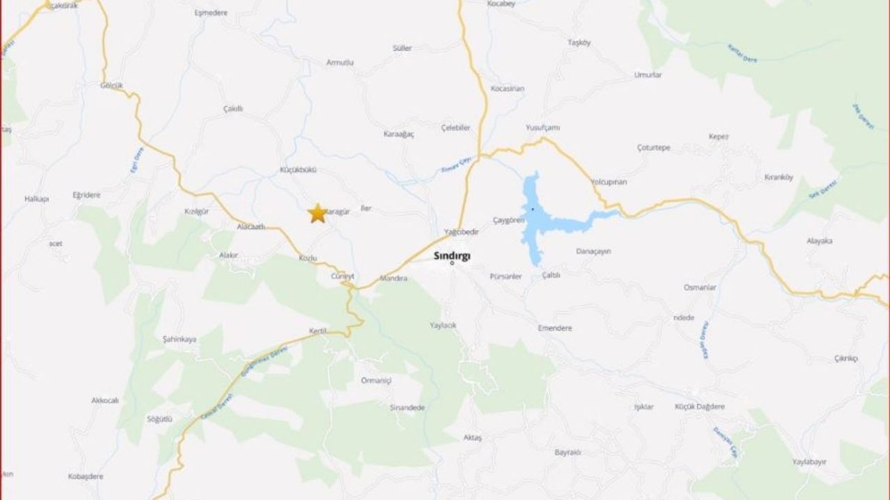 4.2’lık deprem sallayıp geçti,vatandaşlar sokağa döküldü